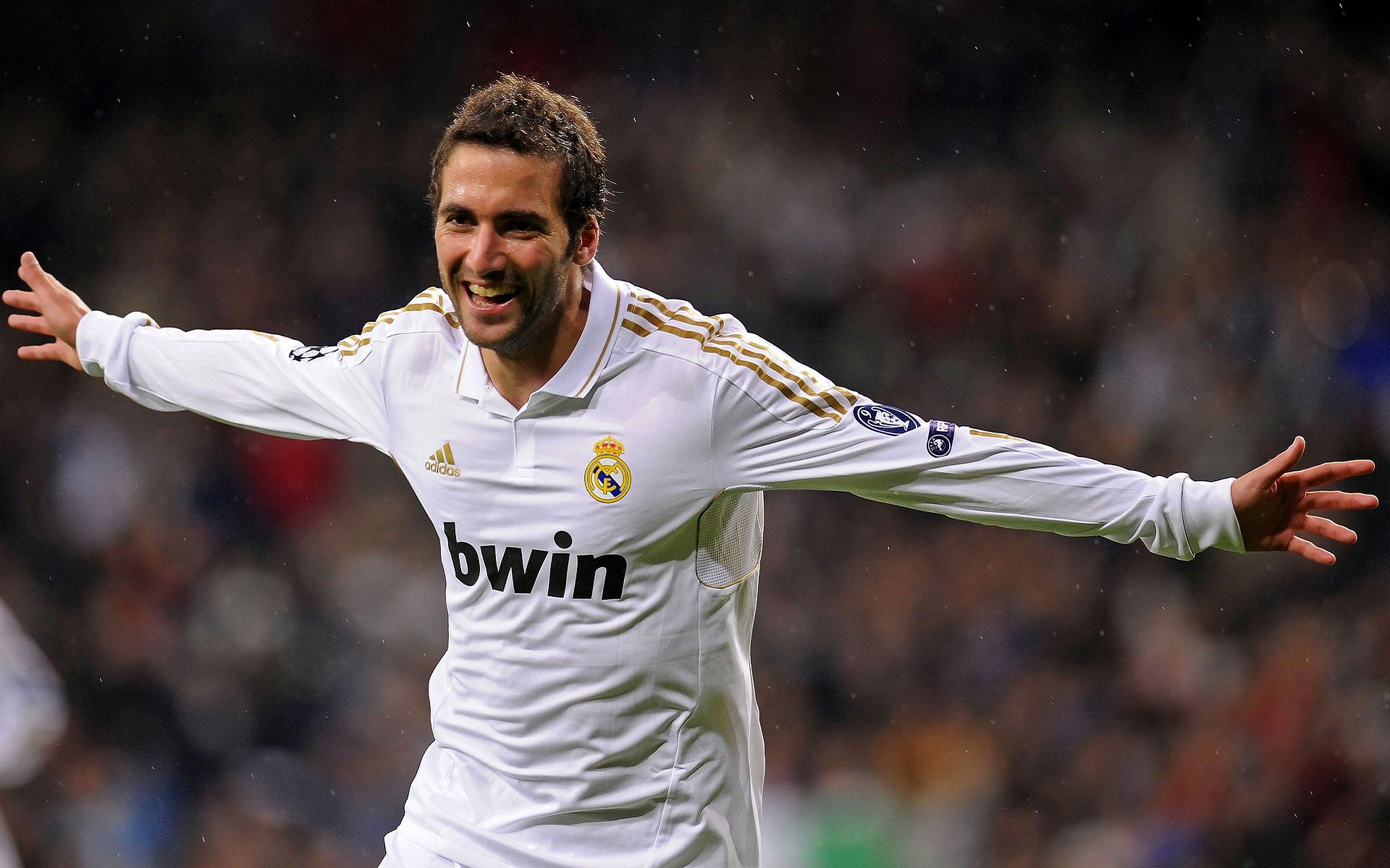 校园足球缺乏从兴趣转职业的转化模式,校园足球发展前景