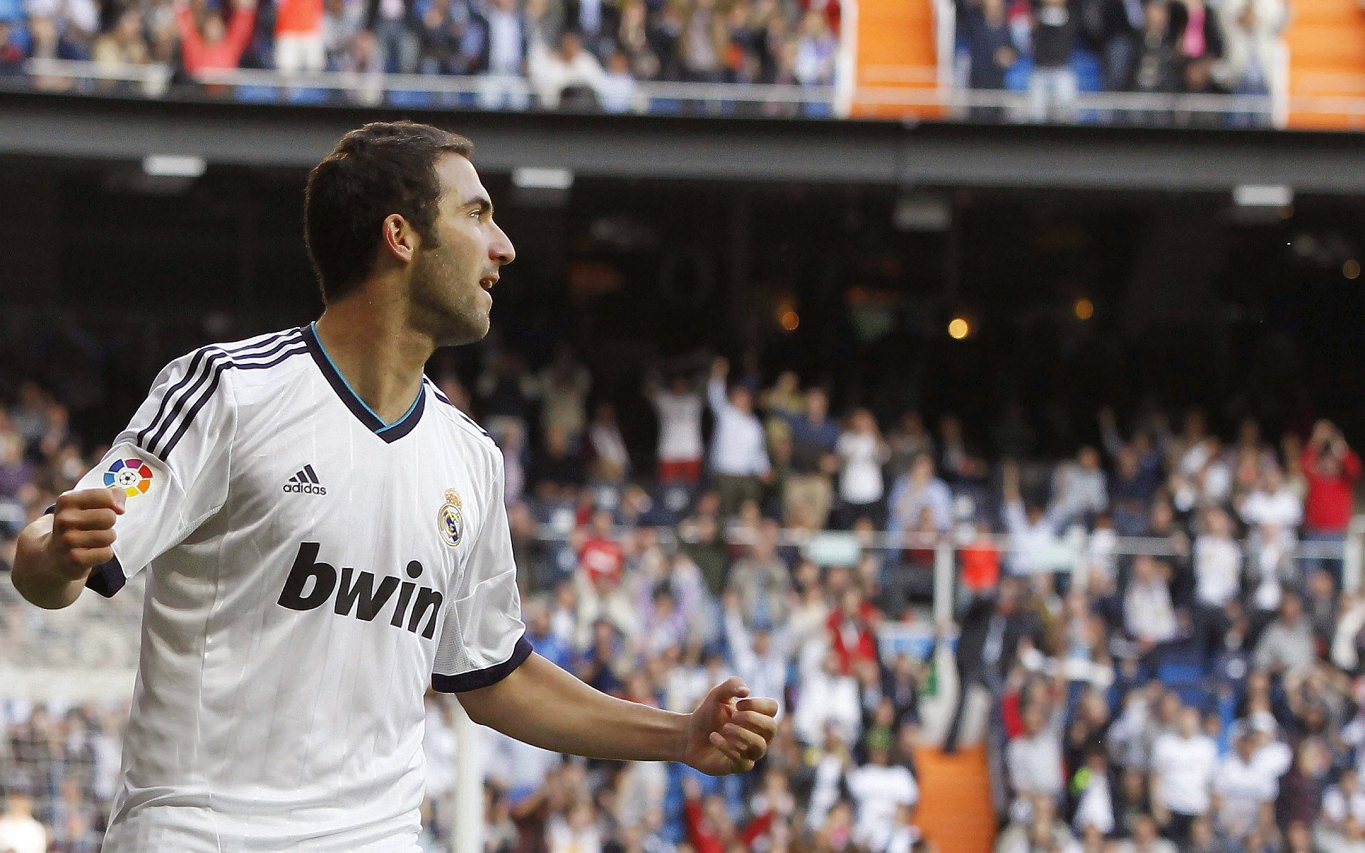 本泽马转会至利雅得胜利，本泽马现在效力球队